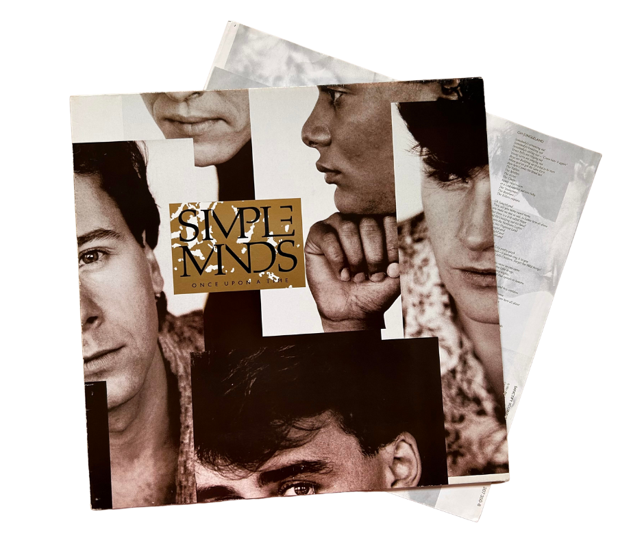 Platenhoes van 'Once upon a time', het album van Simple Minds uit 1985.